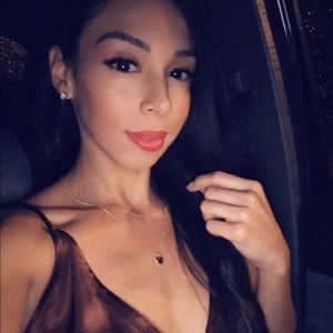 Meet your Posher, Carliana